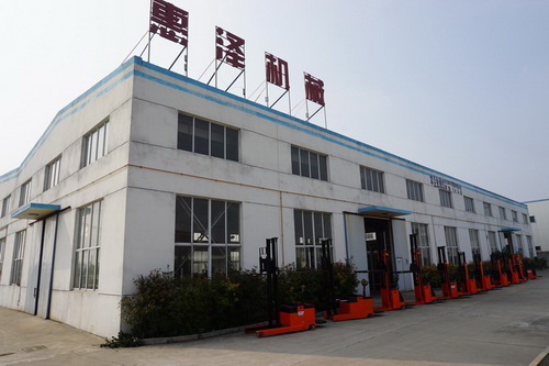 產(chǎn)品一排照在門外 (17)_調整大小